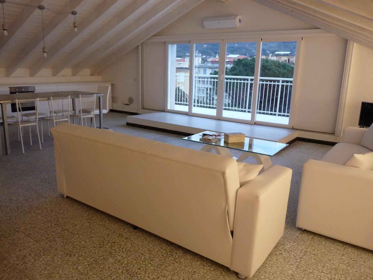Ferienwohnung Penthouse By The Sea Levanto Exterior foto